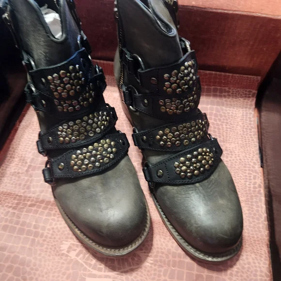 Freebird Grady - Picture 2 of 3